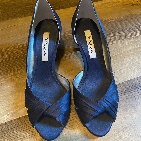 Navy blue satin peep toe shoes - Picture 3 of 3